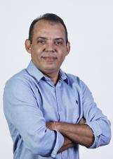 OLIVER SANTOS