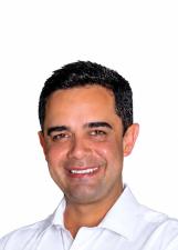 LÉO CAMARGO