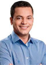 LÉO NOVAIS